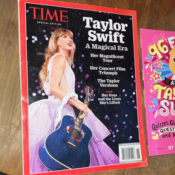 Taylor Swift time & quiz book  Coffee Table Book bundle - Picture 3 of 16